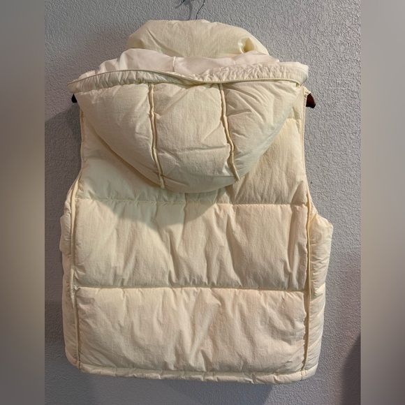 Zara Women's Cream Quilted Vest M - Picture 3 of 3